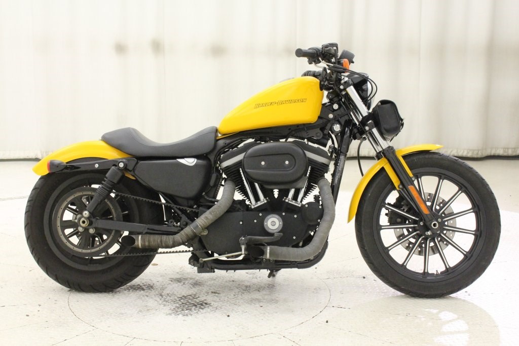 2011 HarleyDavidson® XL883N Sportster® Iron 883™ (Chrome Yellow